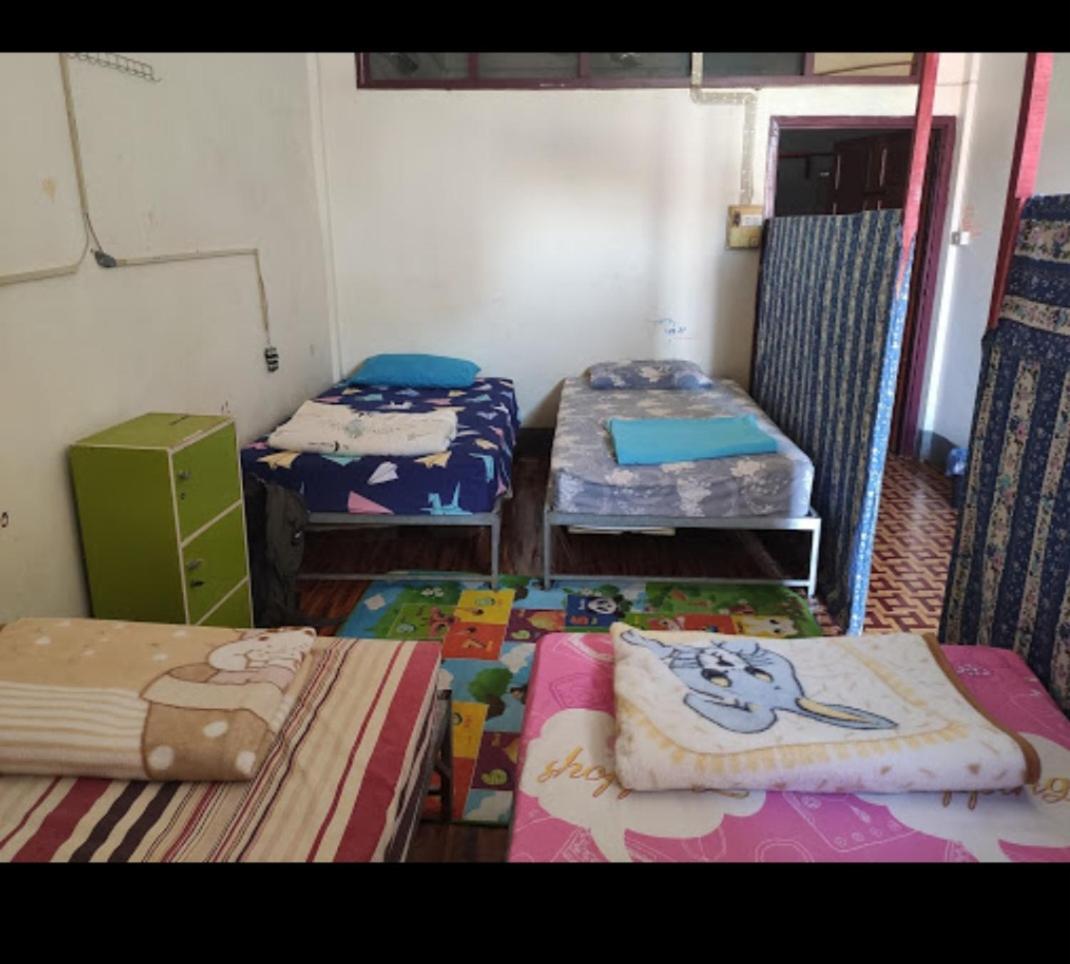 Yummy Backpacker Hostel Pakse Exterior photo