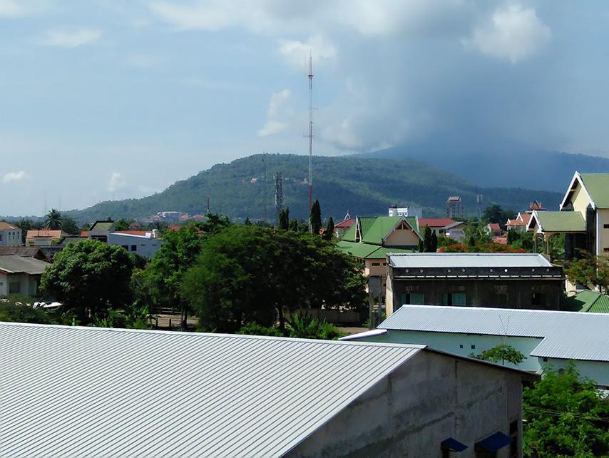 Yummy Backpacker Hostel Pakse Exterior photo