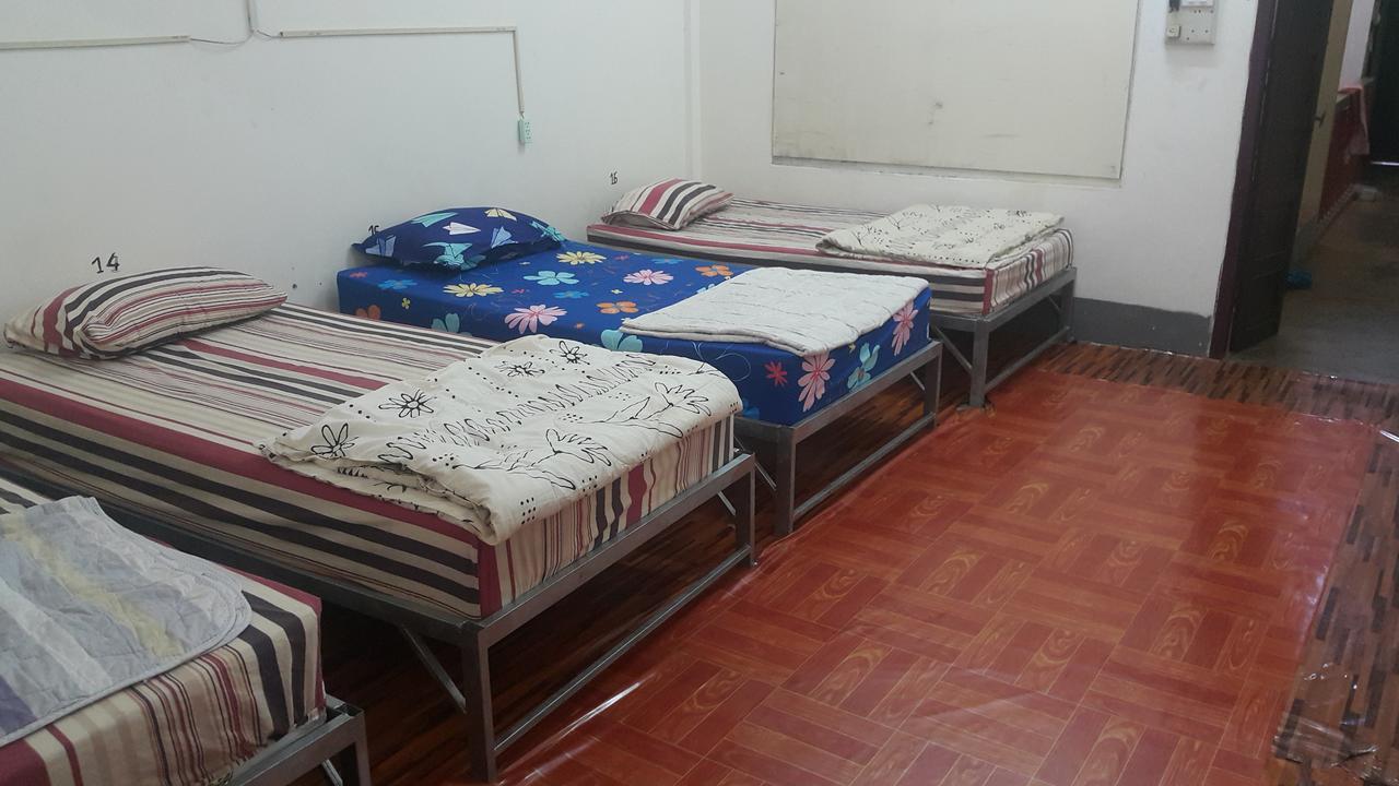 Yummy Backpacker Hostel Pakse Exterior photo
